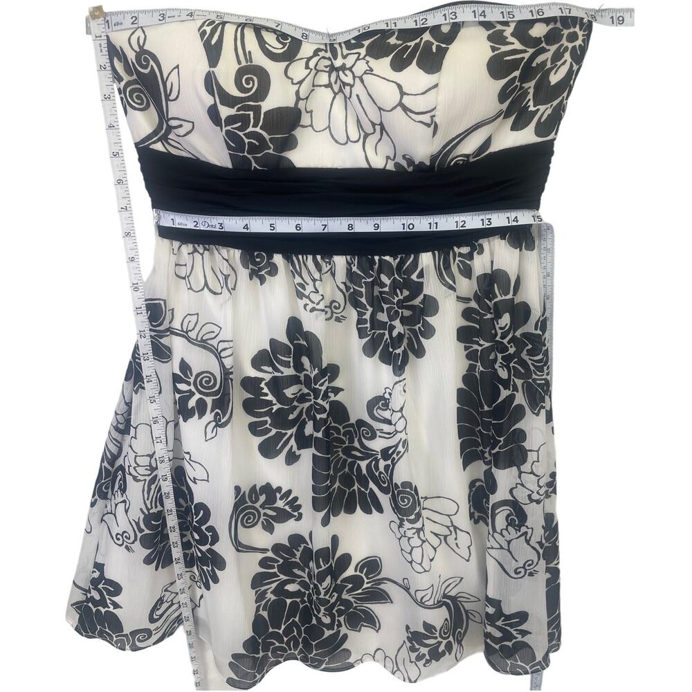 White House Black Market Sleeveless Princess Empire Waist Floral White/Blk Sz 8 - Picture 11 of 11